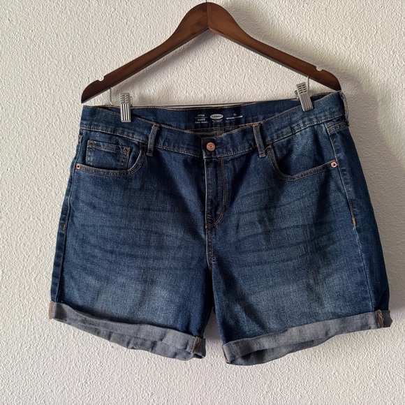 Old Navy Women's Fitted Regular Mid-Wash Denim Cuffed Shorts Plus 14 Denim NEW - Picture 10 of 10